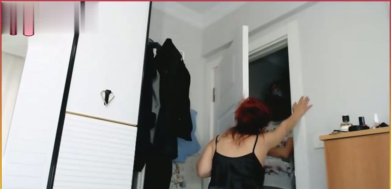 Kızıl hatun sikilerek ödüyor hesabı Türk Sex Filmi